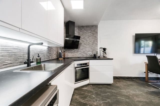 2 makuuhuone Omakotitalo myytävänä paikassa El Molino, Torrevieja - 195 000 € (Ref: 9547529)