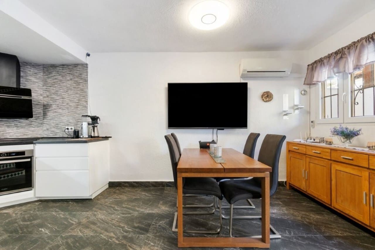 2 makuuhuone Omakotitalo myytävänä paikassa Torrevieja - 195 000 € (Ref: 9547529)