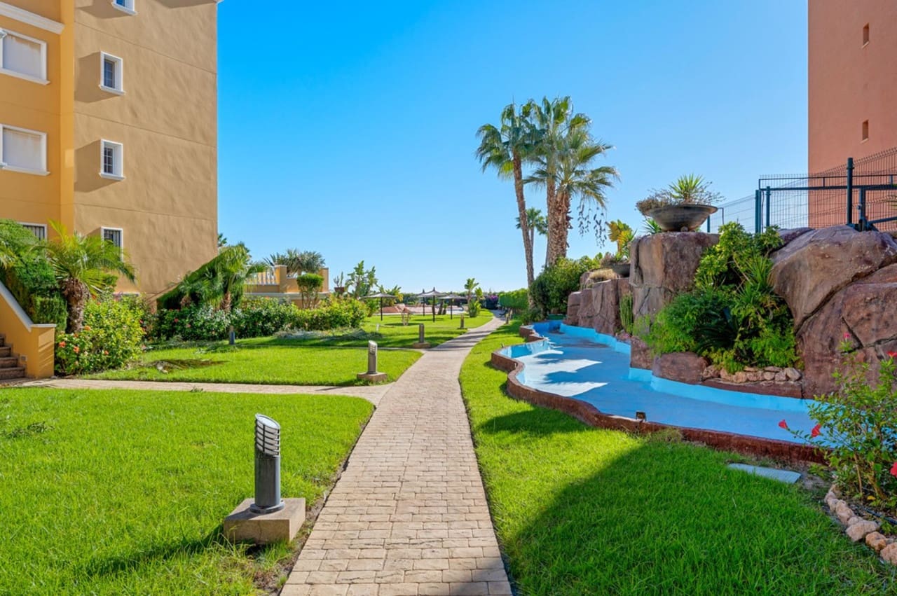 2 bedroom Apartment for sale in Cabo Roig - € 375,000 (Ref: 9547534)