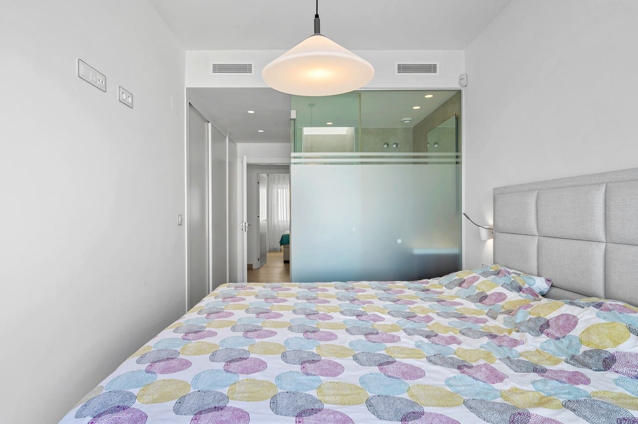 Chalet de 3 habitaciones en San Miguel de Salinas en venta - 499.000 € (Ref: 9547536)