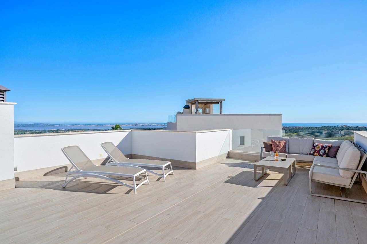 Chalet de 3 habitaciones en San Miguel de Salinas en venta - 499.000 € (Ref: 9547536)