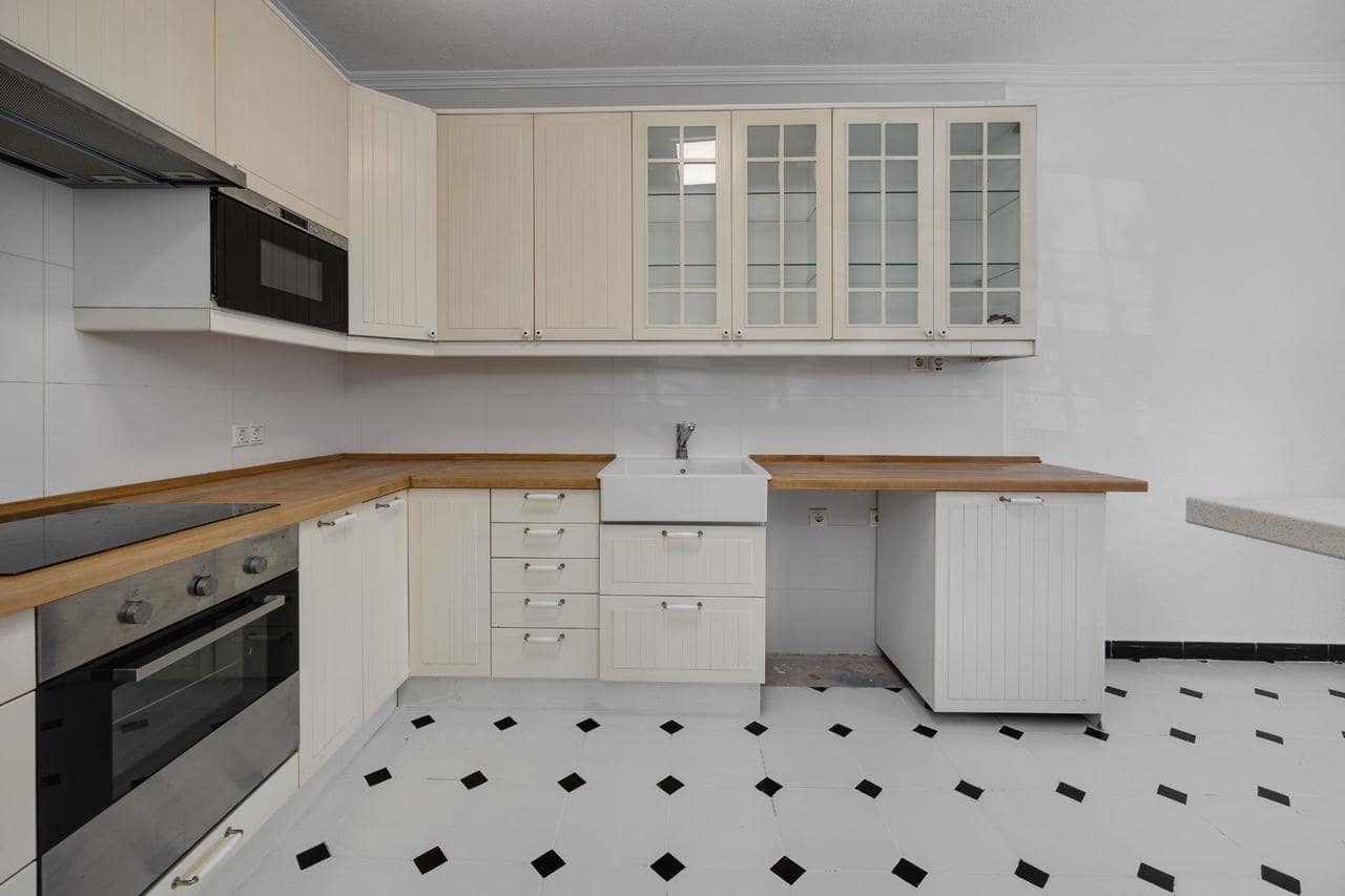 3 chambre Villa/Maison à vendre à Torrevieja avec piscine - 380 000 € (Ref: 9550697)