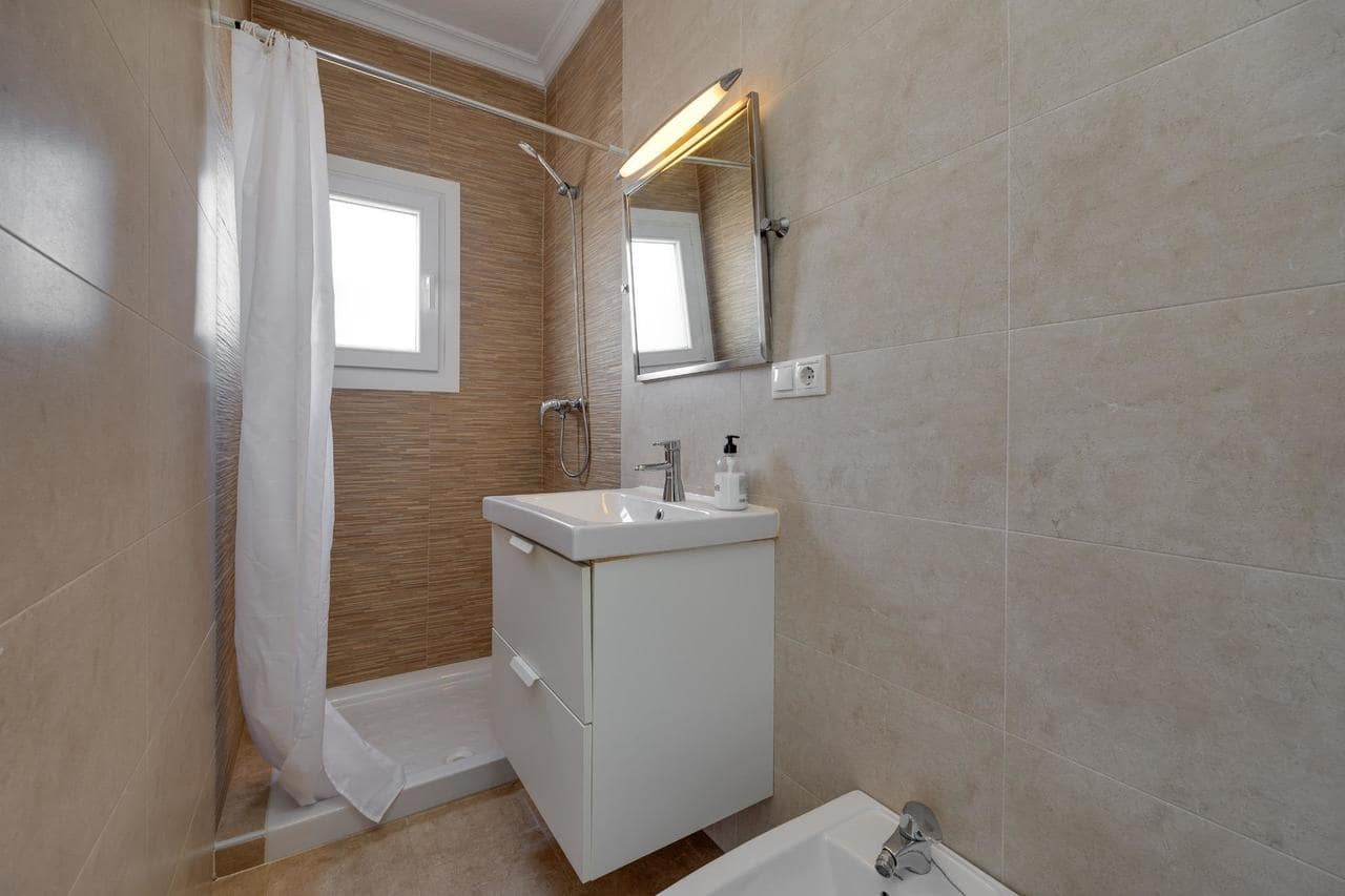 3 chambre Villa/Maison à vendre à Torrevieja avec piscine - 380 000 € (Ref: 9550697)