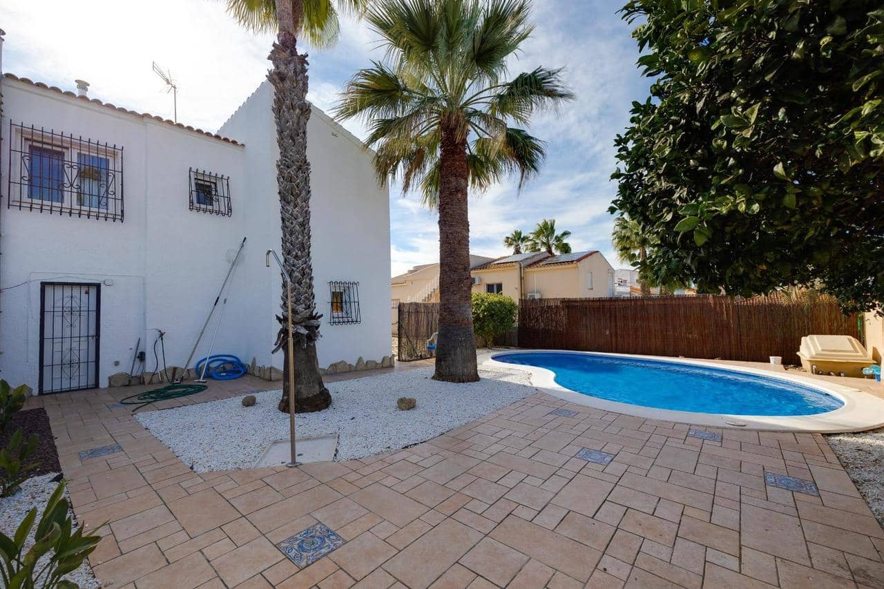 3 chambre Villa/Maison à vendre à Torrevieja avec piscine - 380 000 € (Ref: 9550697)
