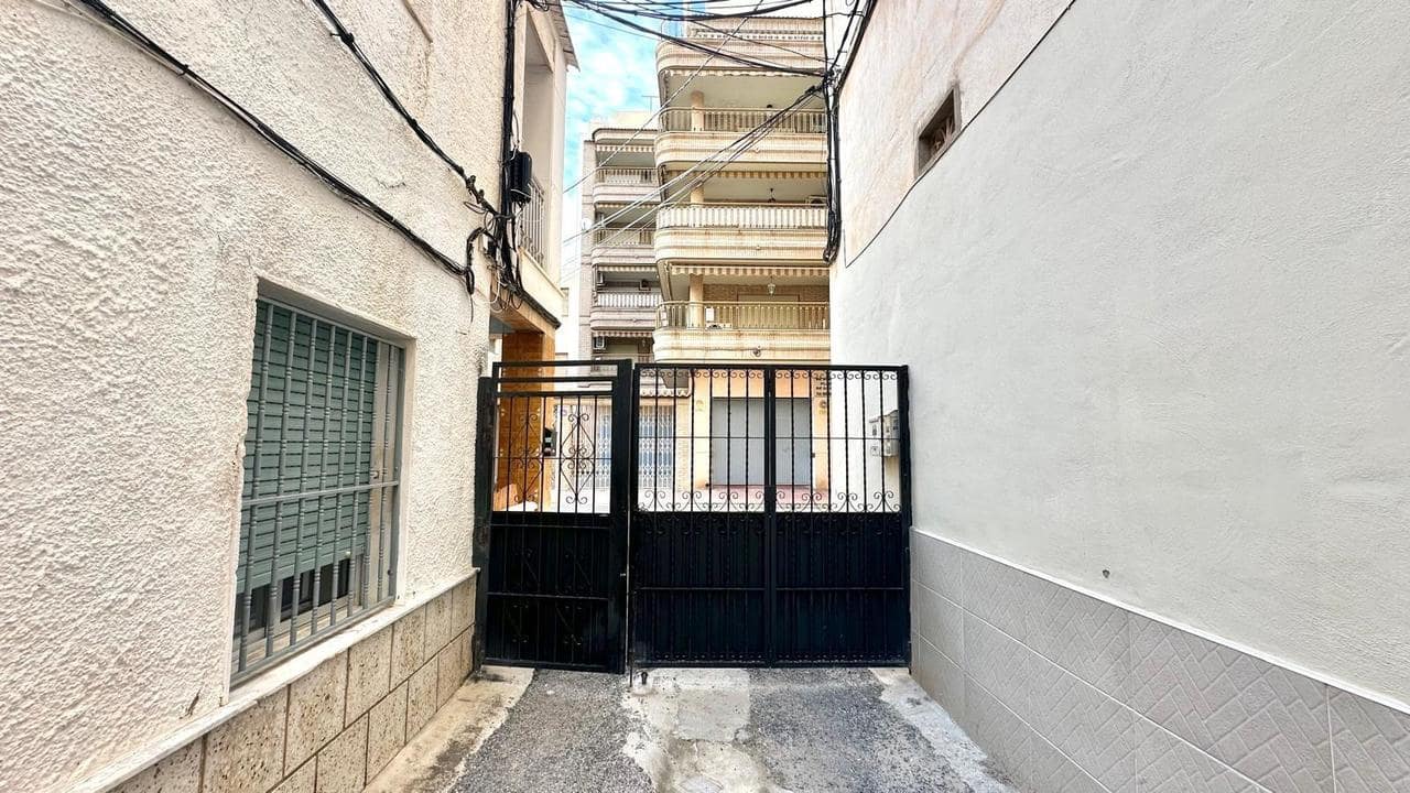 4 Zimmer Haus zu verkaufen in Torrevieja - 369.900 € (Ref: 9550703)