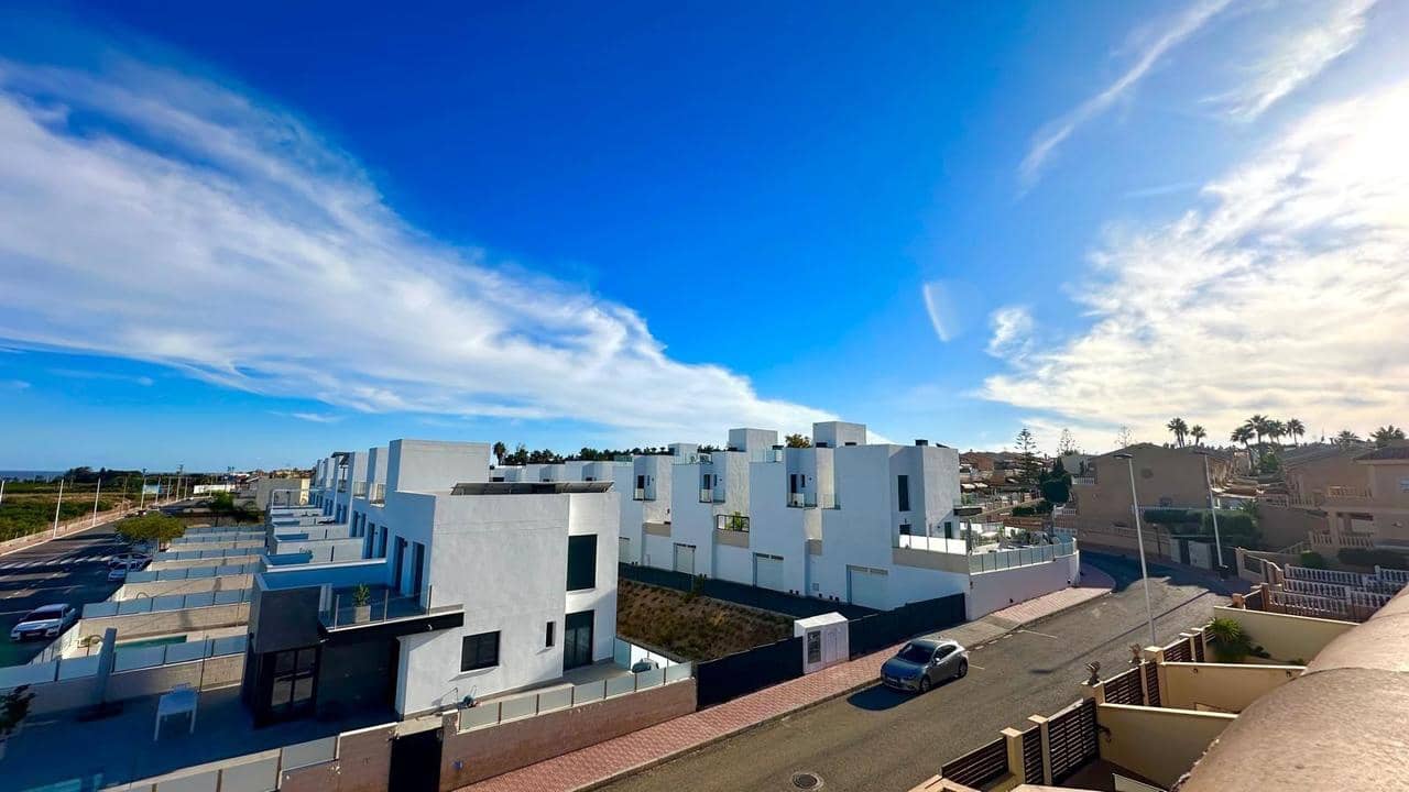 4 Zimmer Haus zu verkaufen in Torrevieja - 449.900 € (Ref: 9550706)