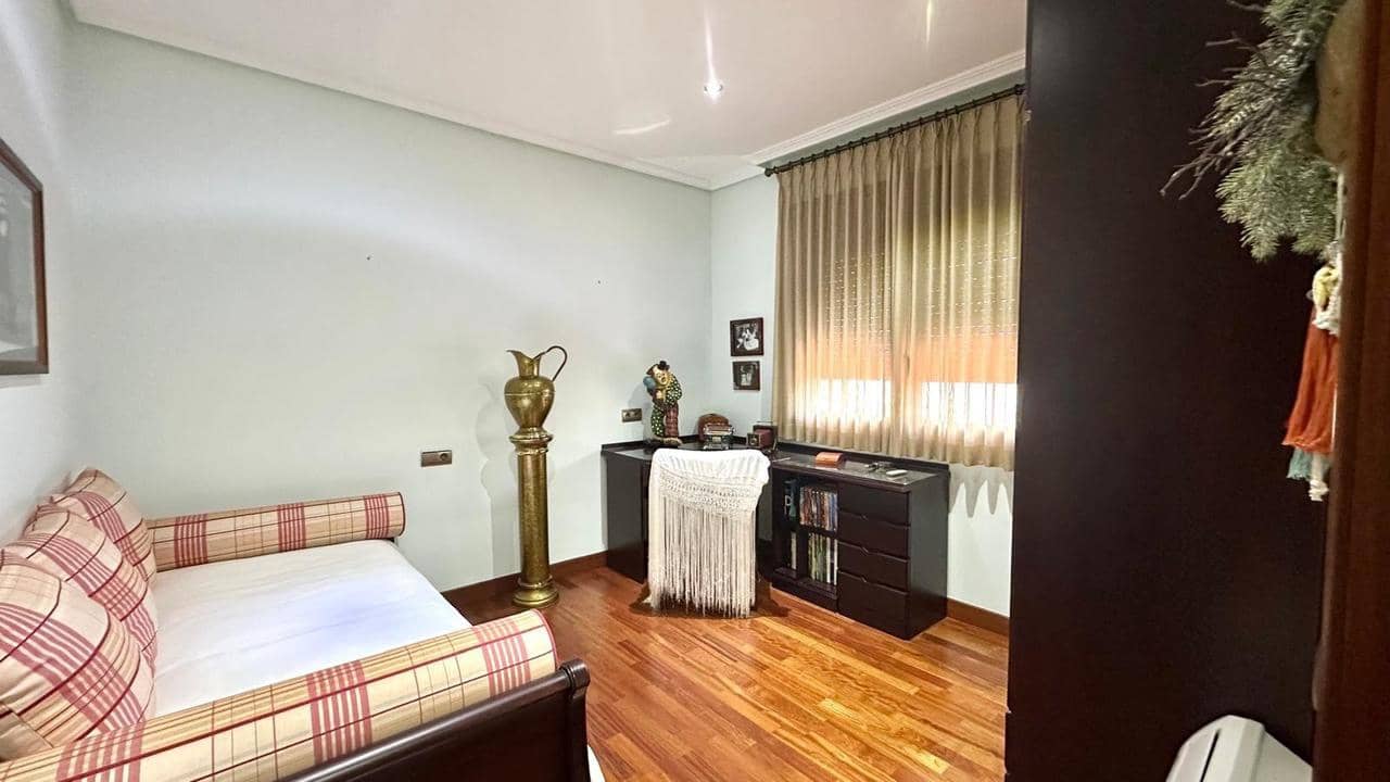 4 Zimmer Haus zu verkaufen in Torrevieja - 449.900 € (Ref: 9550706)