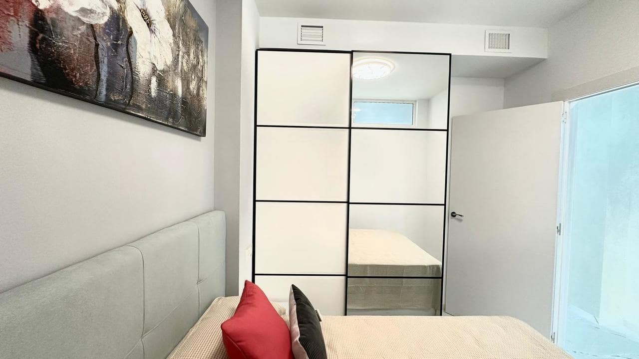 Apartamento de 2 habitaciones en Torrevieja en venta - 250.000 € (Ref: 9550708)