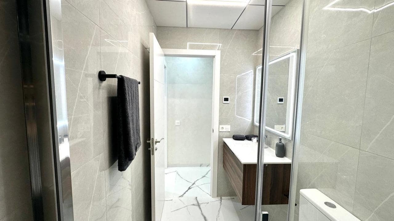 Apartamento de 2 habitaciones en Torrevieja en venta - 250.000 € (Ref: 9550708)