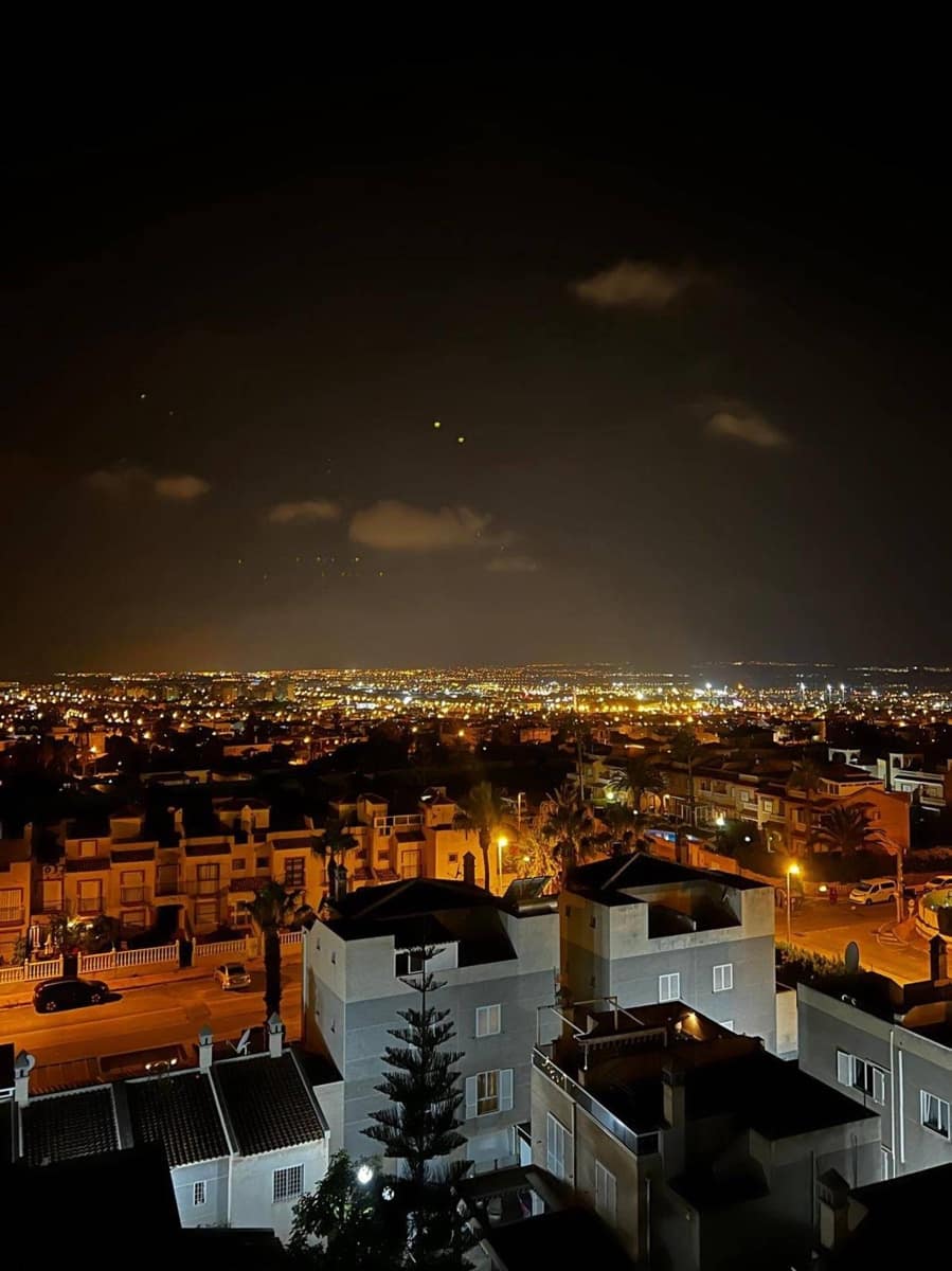 Apartamento de 2 habitaciones en Torrevieja en venta con piscina - 195.999 € (Ref: 9550714)