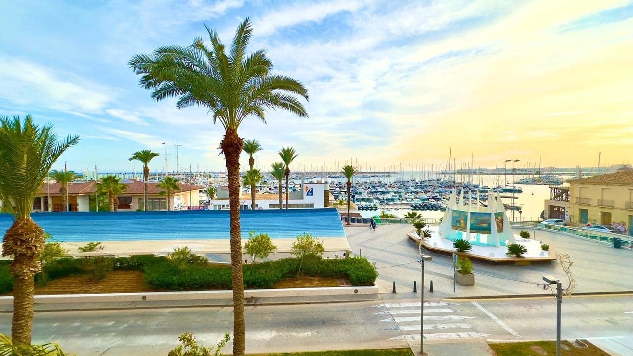 4 soveværelse Lejlighed til salg i Torrevieja - € 419.900 (Ref: 9550715)