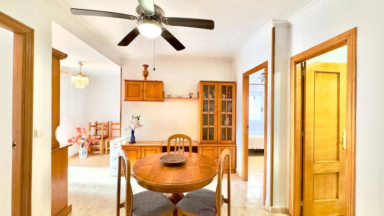 Apartamento de 2 habitaciones en Torrevieja en venta - 139.900 € (Ref: 9550721)