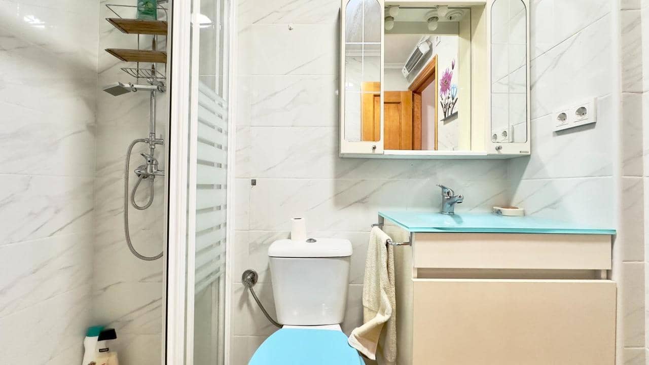 Apartamento de 2 habitaciones en Torrevieja en venta - 139.900 € (Ref: 9550721)