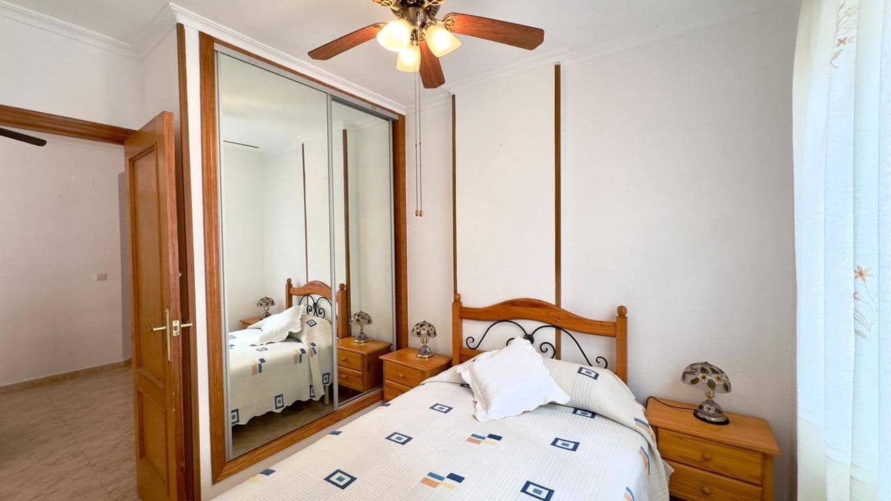 Apartamento de 2 habitaciones en Torrevieja en venta - 139.900 € (Ref: 9550721)