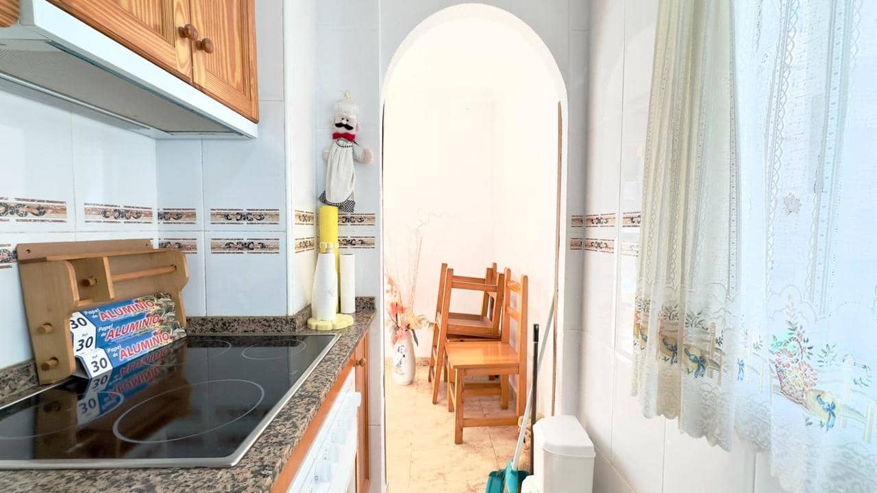 Apartamento de 2 habitaciones en Torrevieja en venta - 139.900 € (Ref: 9550721)