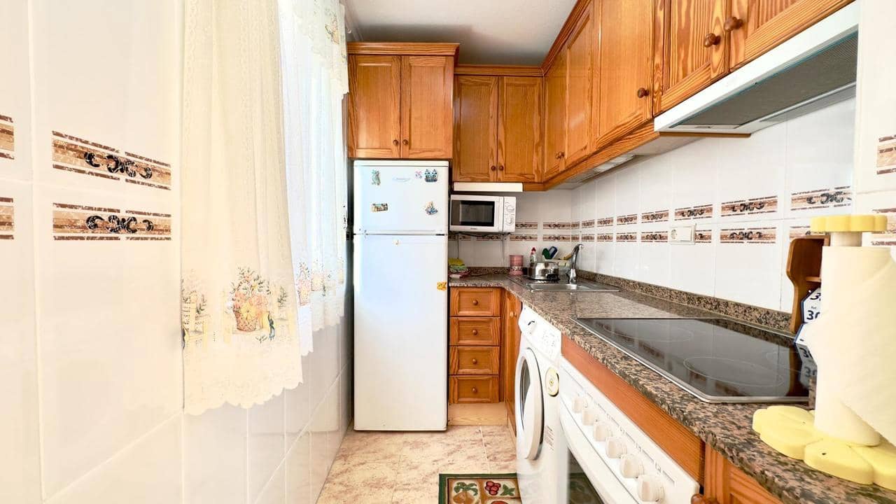 Apartamento de 2 habitaciones en Torrevieja en venta - 139.900 € (Ref: 9550721)