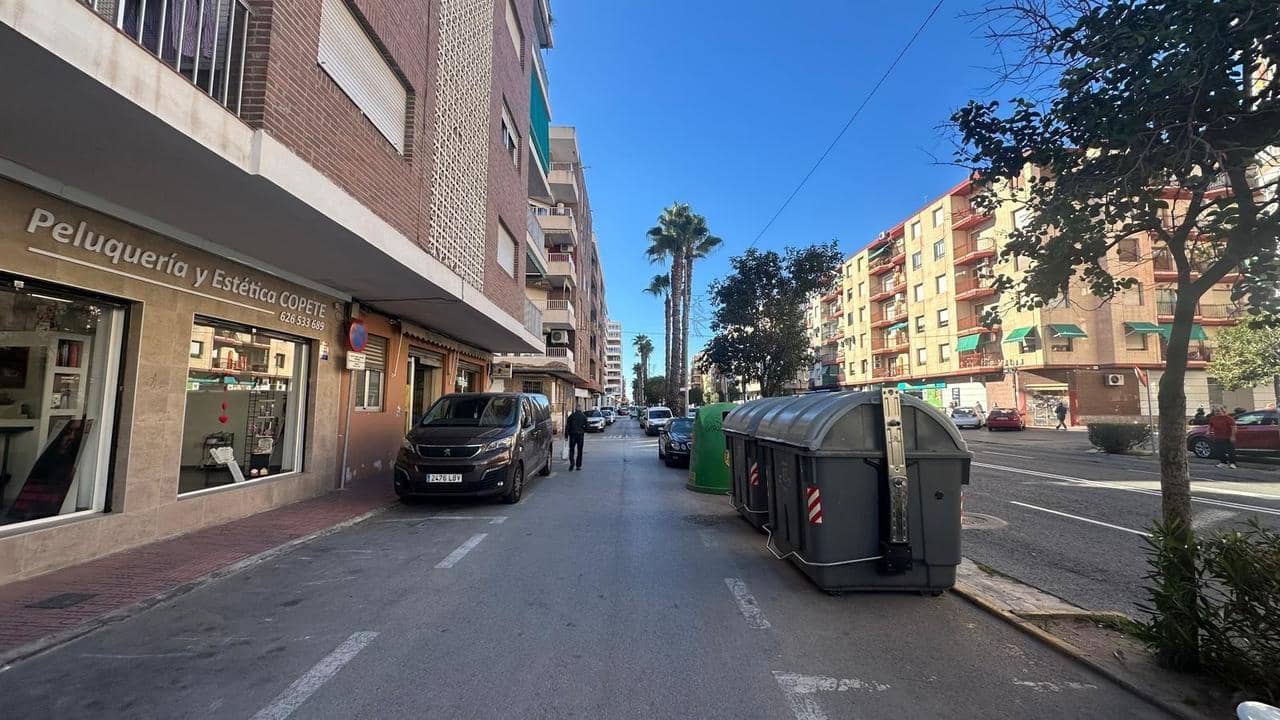 Apartamento de 2 habitaciones en Torrevieja en venta - 155.900 € (Ref: 9550725)