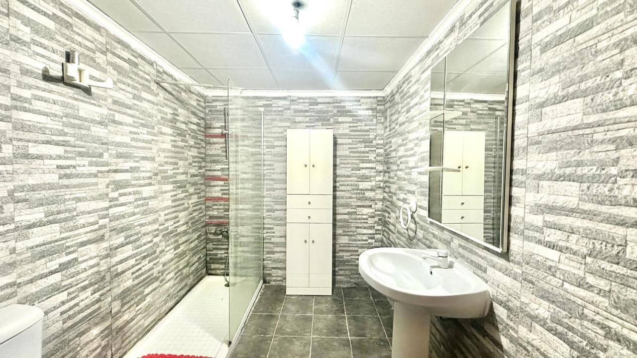 Apartamento de 2 habitaciones en Torrevieja en venta - 155.900 € (Ref: 9550725)