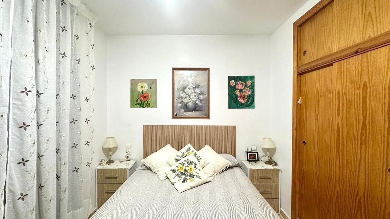 Apartamento de 2 habitaciones en Torrevieja en venta - 133.000 € (Ref: 9550728)