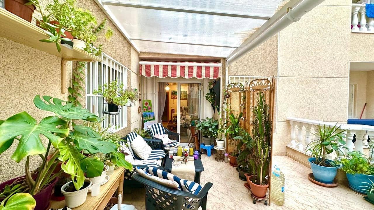 Apartamento de 2 habitaciones en Torrevieja en venta - 133.000 € (Ref: 9550728)