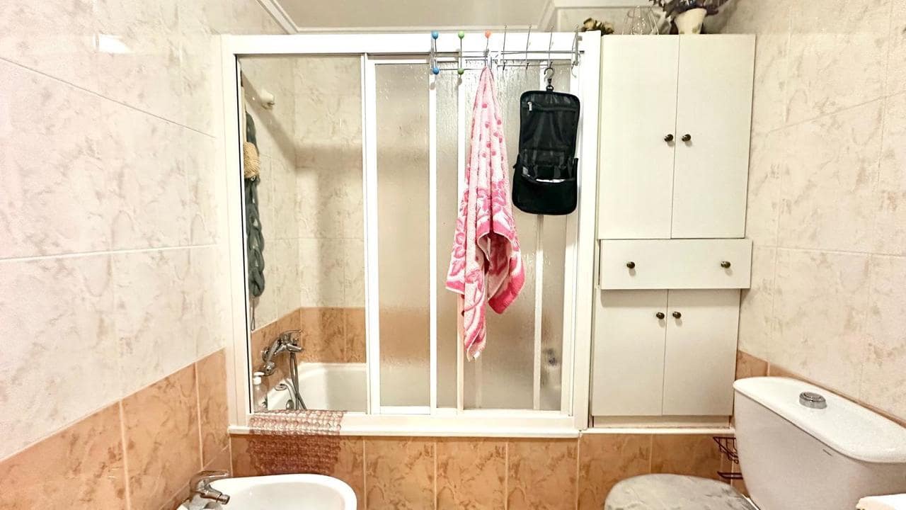 Apartamento de 2 habitaciones en Torrevieja en venta - 133.000 € (Ref: 9550728)