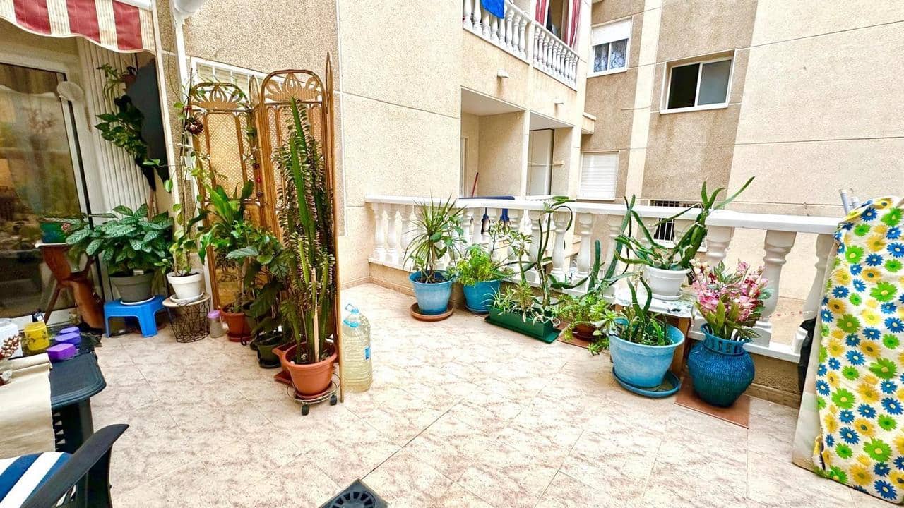 Apartamento de 2 habitaciones en Torrevieja en venta - 133.000 € (Ref: 9550728)