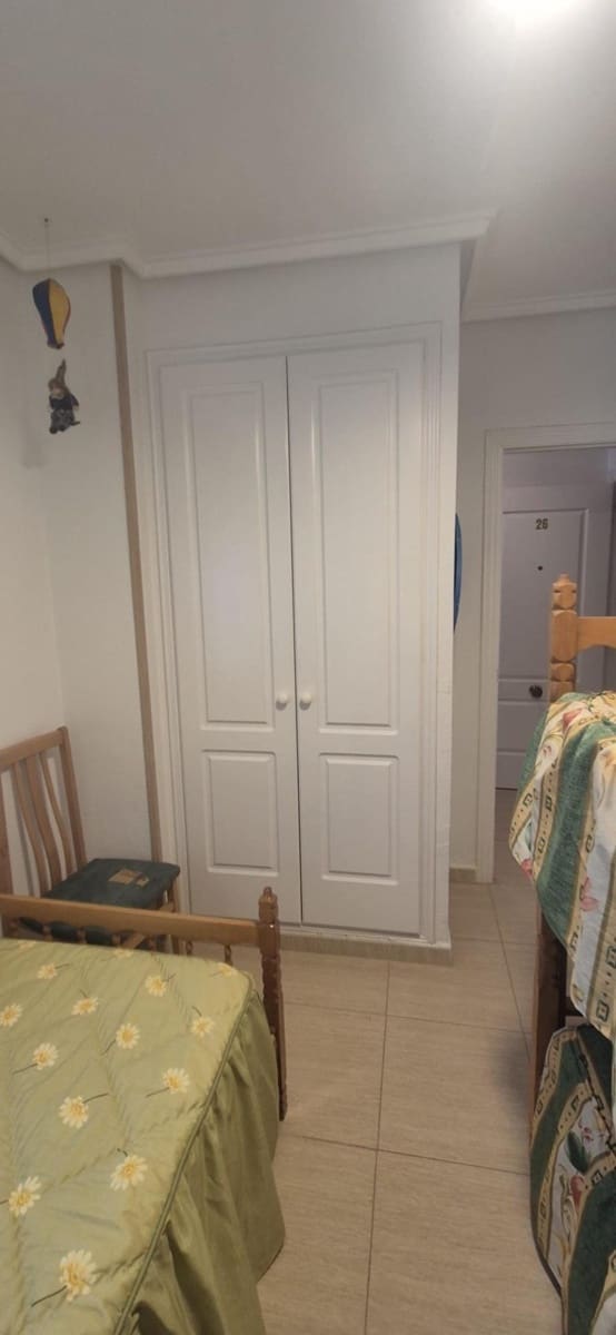 Apartamento de 2 habitaciones en Torrevieja en venta - 165.000 € (Ref: 9585353)