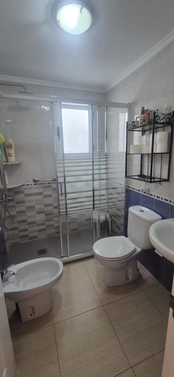 Apartamento de 2 habitaciones en Torrevieja en venta - 165.000 € (Ref: 9585353)