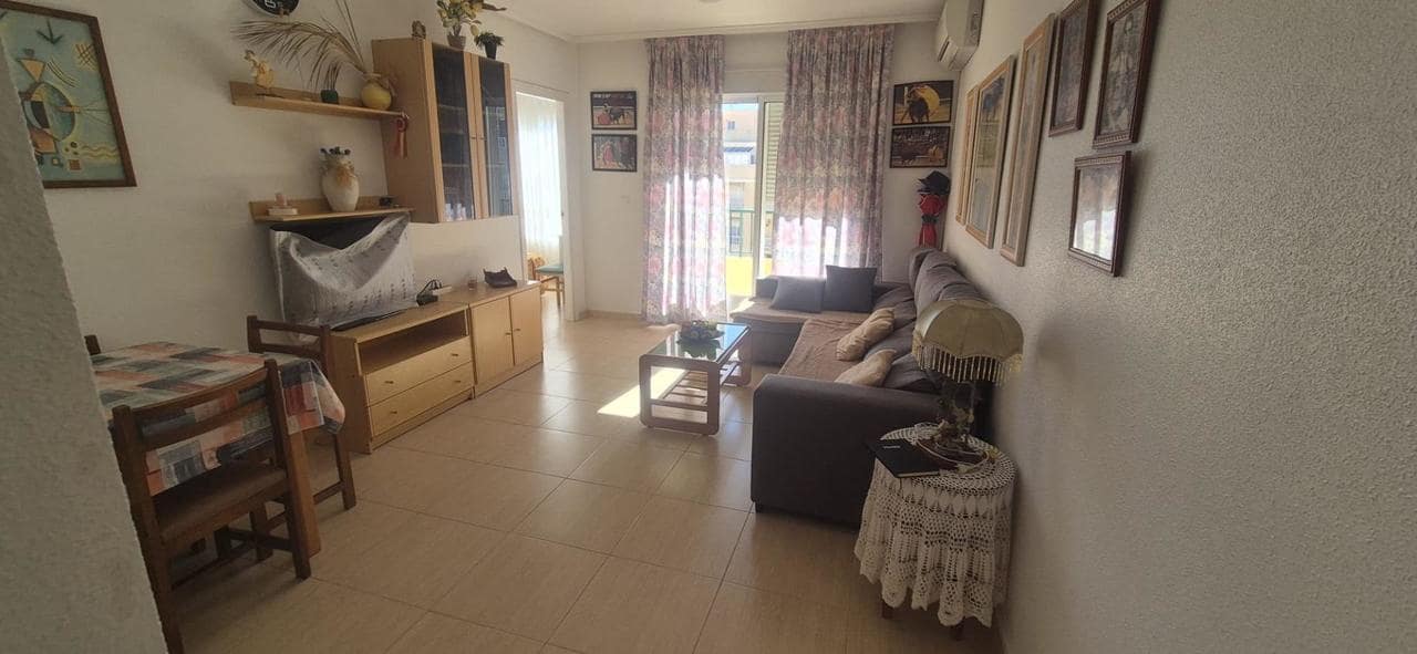 Apartamento de 2 habitaciones en Torrevieja en venta - 165.000 € (Ref: 9585353)