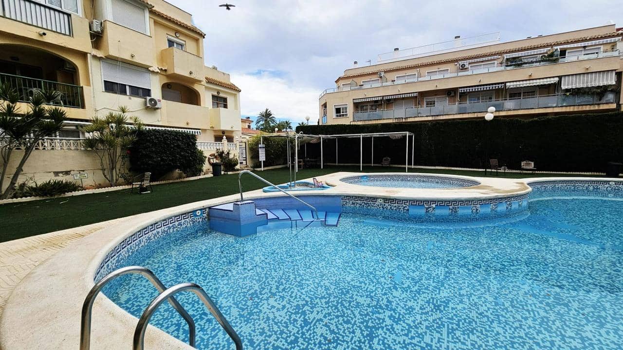 1 sypialnia Apartament na sprzedaż w Torrevieja z basenem - 127 300 € (Ref: 9585358)