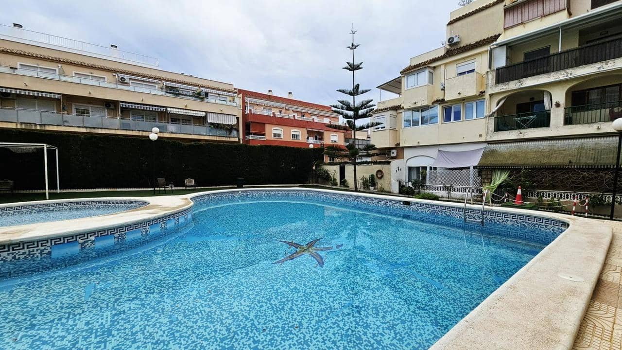 1 sypialnia Apartament na sprzedaż w Torrevieja z basenem - 127 300 € (Ref: 9585358)