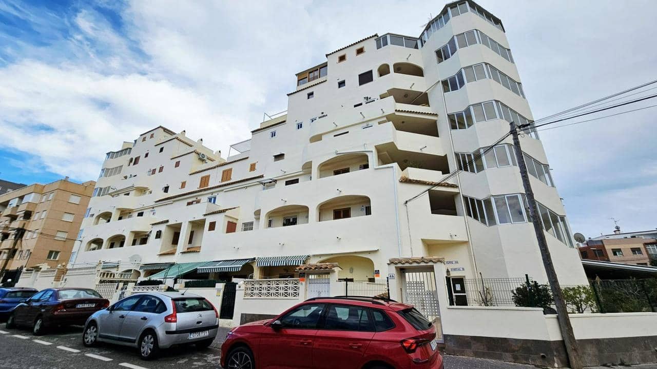 1 sypialnia Apartament na sprzedaż w Torrevieja z basenem - 127 300 € (Ref: 9585358)