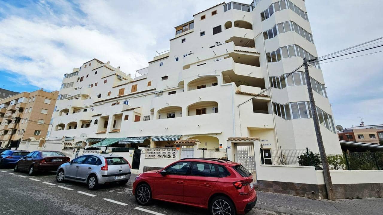 1 sypialnia Apartament na sprzedaż w Torrevieja z basenem - 127 300 € (Ref: 9585358)