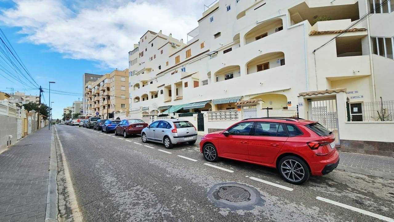 1 sypialnia Apartament na sprzedaż w Torrevieja z basenem - 127 300 € (Ref: 9585358)