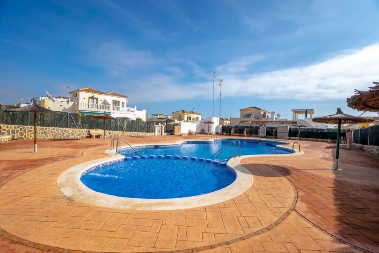 3 slaapkamer Huis te koop in Orihuela Costa met zwembad - € 269.000 (Ref: 9585360)
