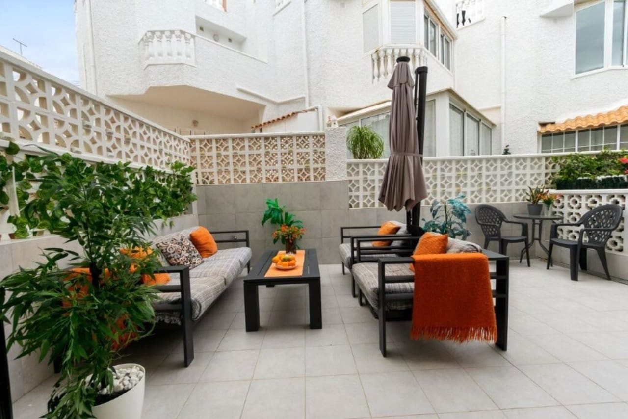 2 quarto Casa em Banda para venda em Torrevieja - 179 000 € (Ref: 9585364)