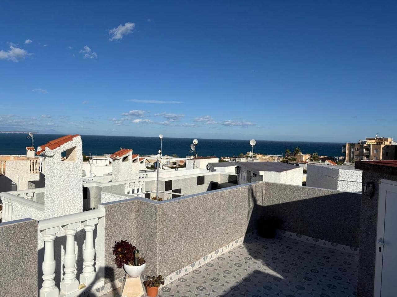 2 quarto Casa em Banda para venda em Torrevieja - 179 000 € (Ref: 9585364)