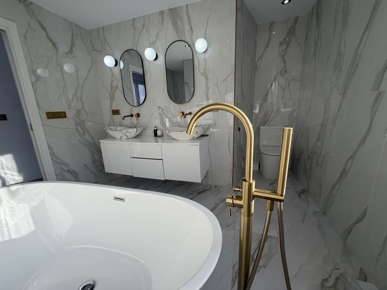 6 makuuhuone Huvila myytävänä paikassa Villamartin mukana uima-altaan - 695 000 € (Ref: 9590675)