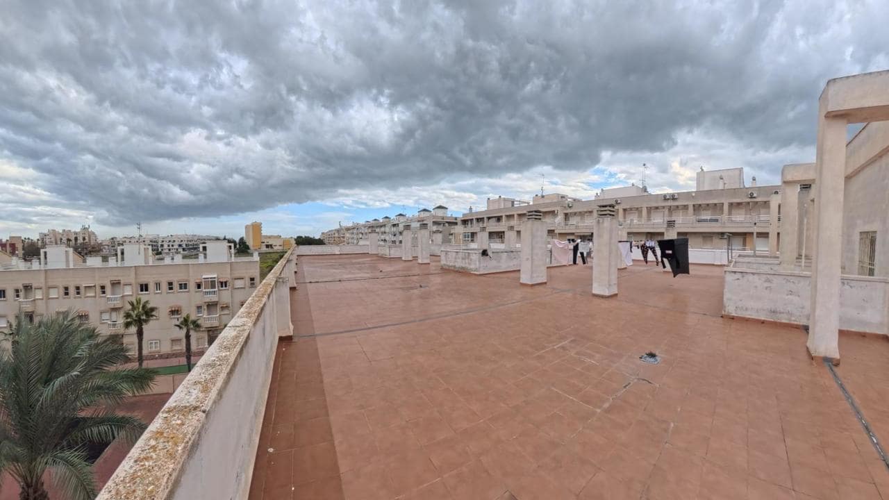 2 sypialnia Apartament na sprzedaż w Torrevieja z basenem - 159 000 € (Ref: 9590685)