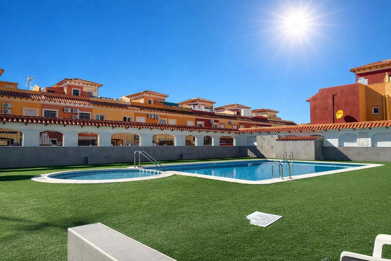 2 soverom Bungalow til salgs i Torrevieja - € 154 900 (Ref: 9590686)