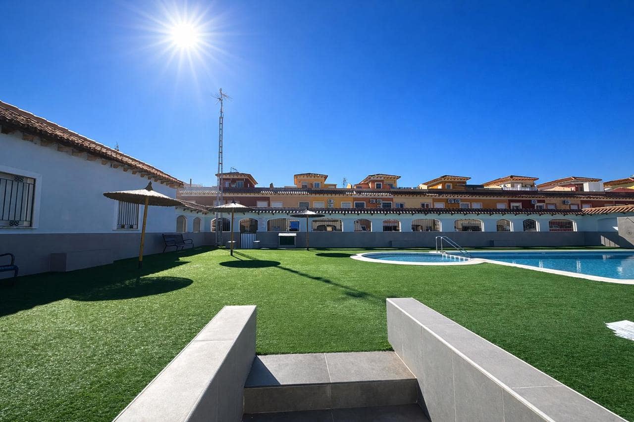 2 soverom Bungalow til salgs i Torrevieja - € 154 900 (Ref: 9590686)