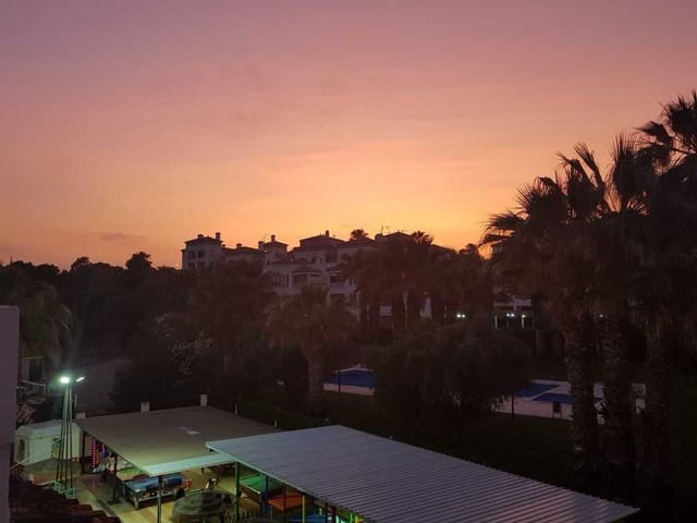 Apartamento de 2 habitaciones en Villamartin, Orihuela en venta - 155.000 € (Ref: 9590687)