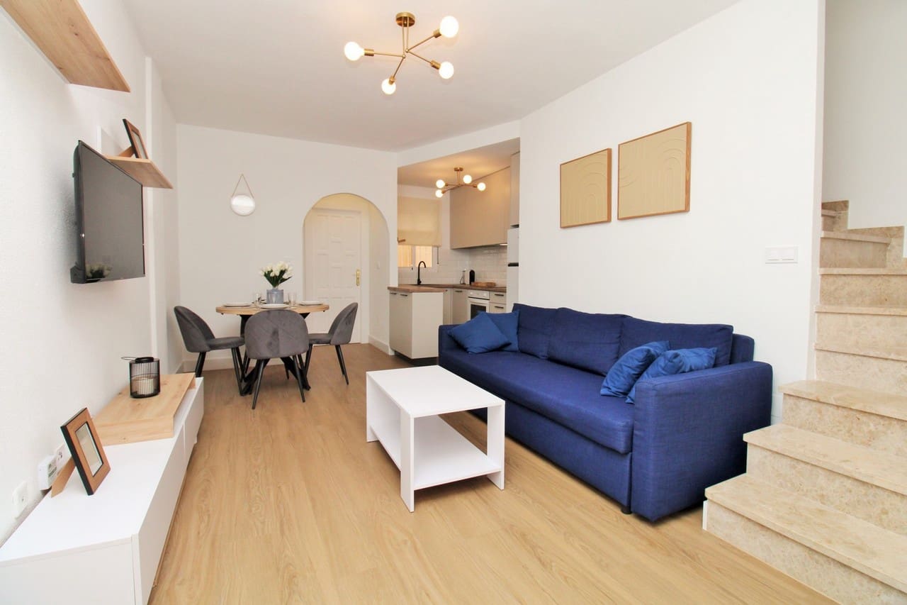 2 bedroom Townhouse for sale in Villamartin with pool - € 179,000 (Ref: 9590691)