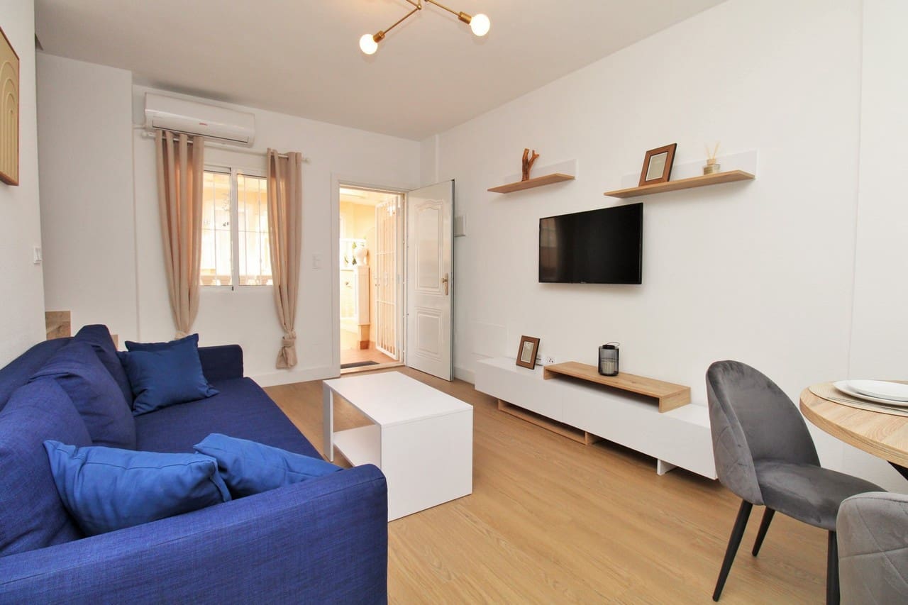 2 bedroom Townhouse for sale in Villamartin with pool - € 179,000 (Ref: 9590691)