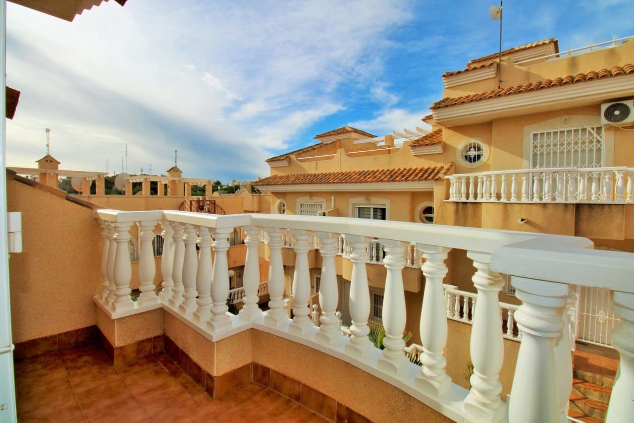 2 bedroom Townhouse for sale in Villamartin with pool - € 179,000 (Ref: 9590691)