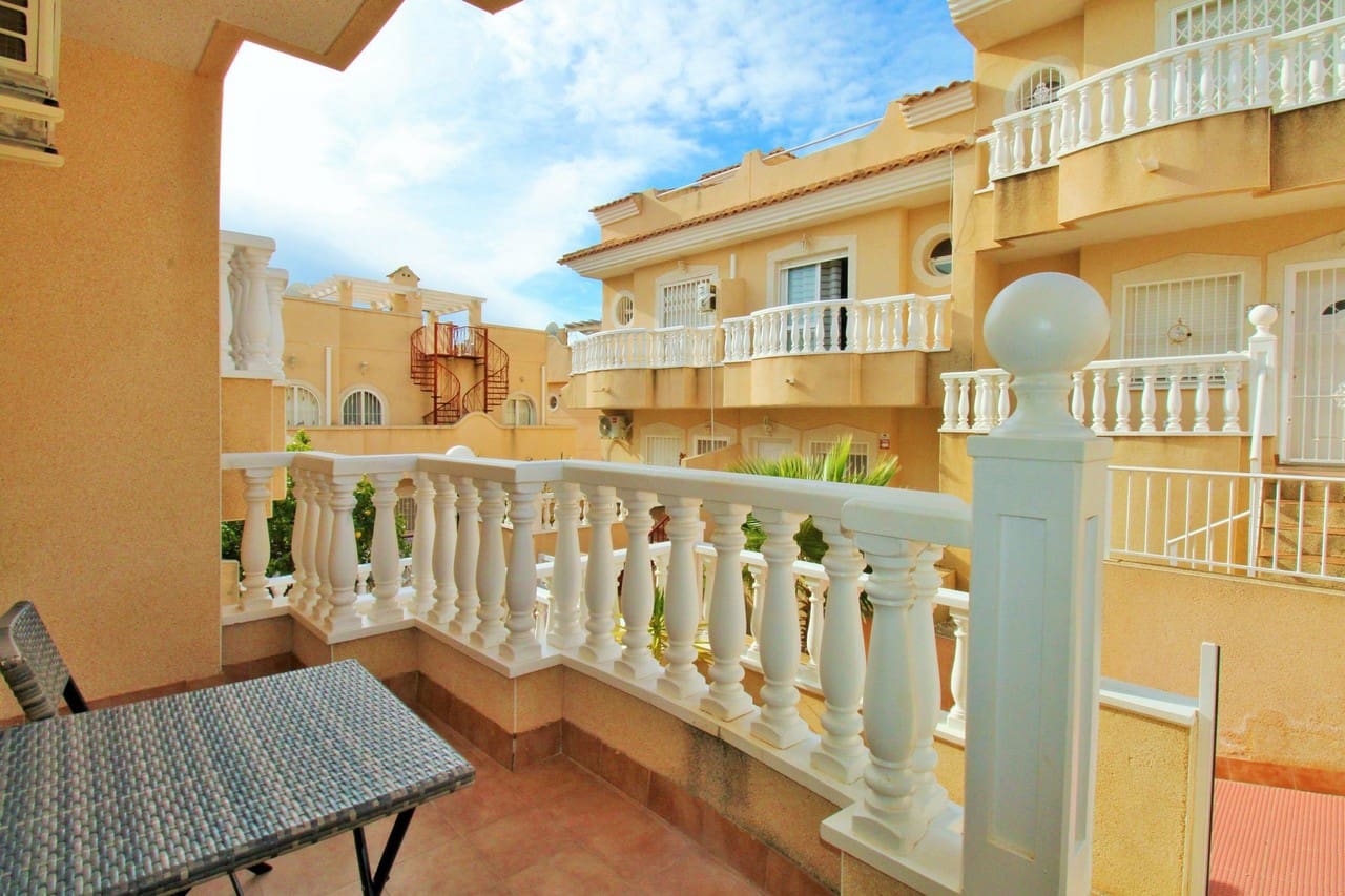 2 bedroom Townhouse for sale in Villamartin with pool - € 179,000 (Ref: 9590691)