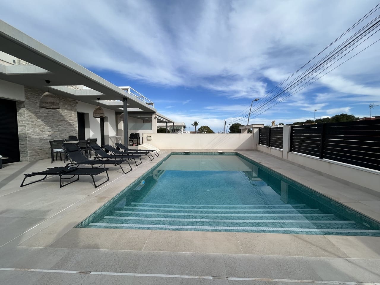 5 Zimmer Villa zu verkaufen in Los Balcones - 950.000 € (Ref: 9590692)