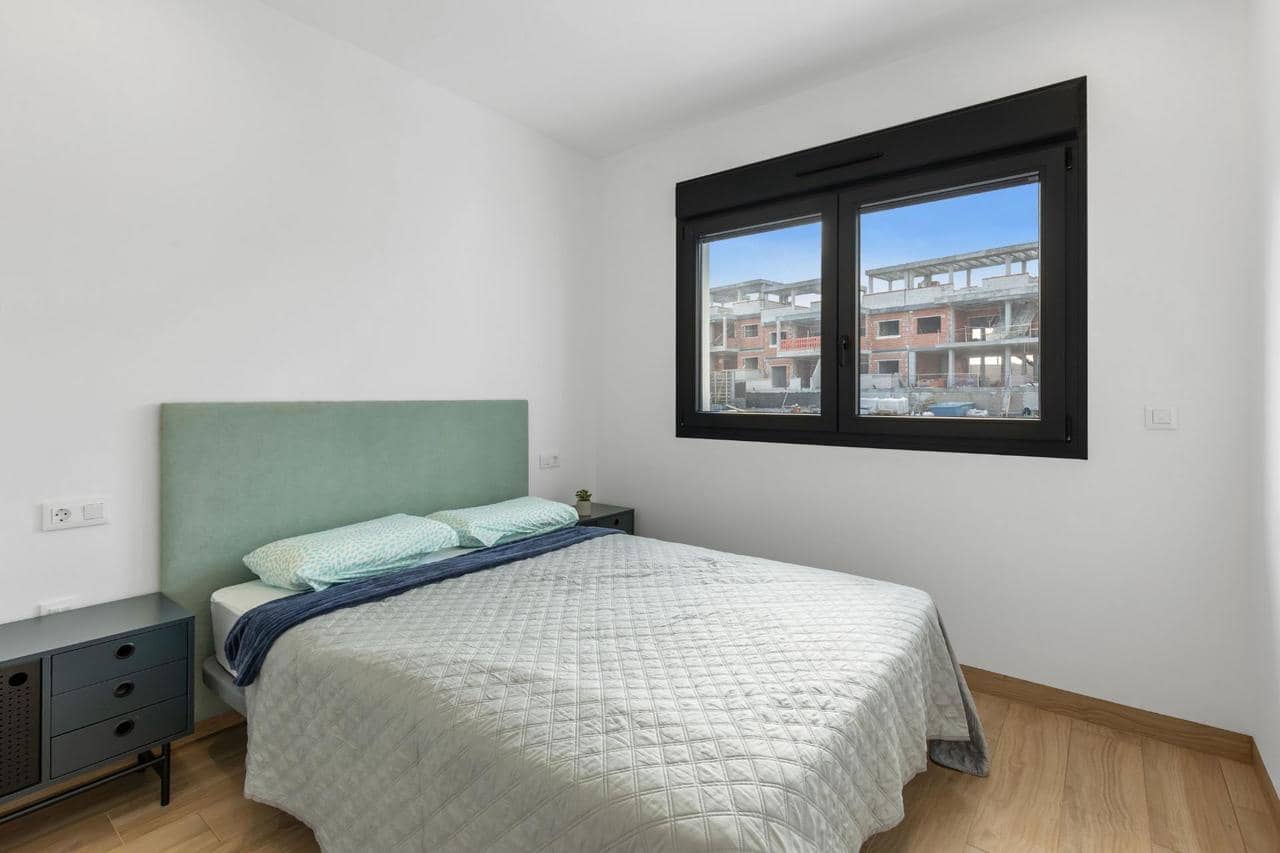 2 makuuhuone Bungalow myytävänä paikassa Torrevieja mukana uima-altaan - 363 000 € (Ref: 9590694)