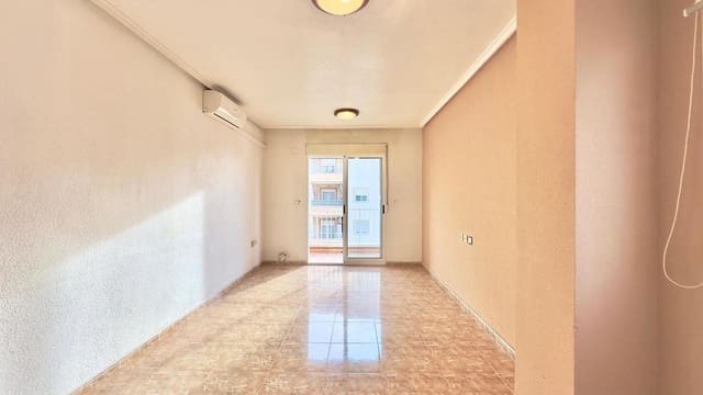 Apartamento de 2 habitaciones en El Molino, Torrevieja en venta con piscina - 139.900 € (Ref: 9590698)