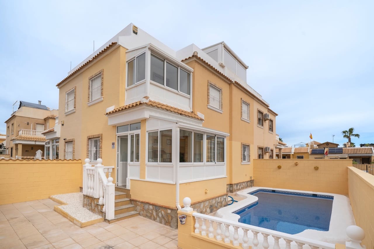3 bedroom Townhouse for sale in Ciudad Quesada with pool - € 265,000 (Ref: 9598666)